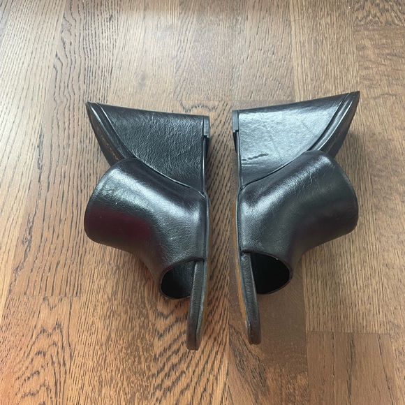 L’intervalle Genuine Black Leather Wedges - Picture 3 of 10